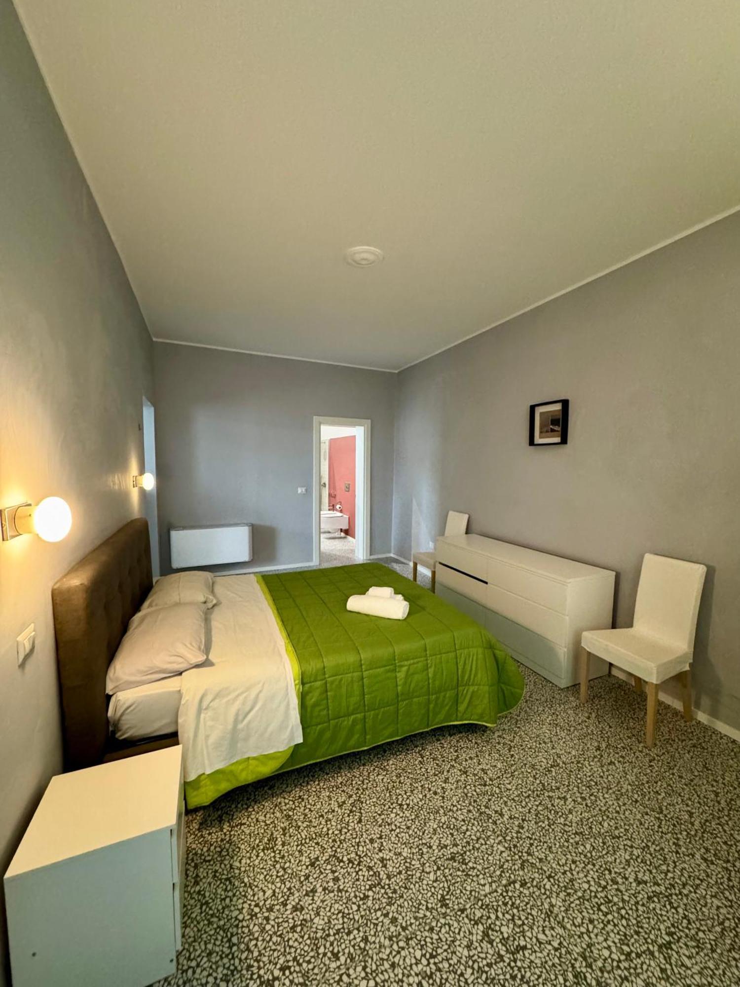 4 Balconi Paladini E Lecce